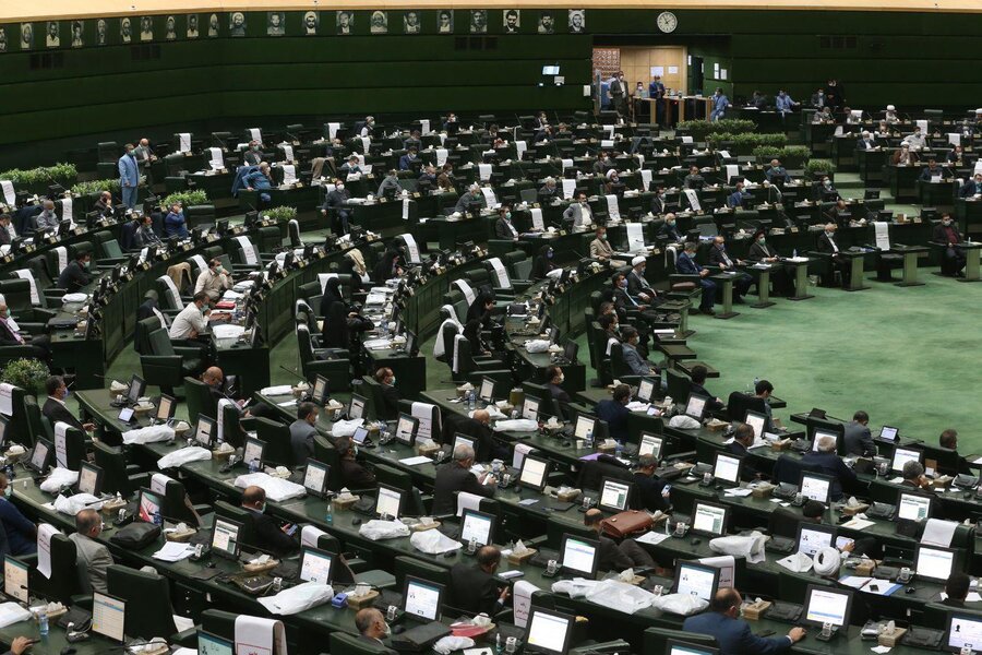 برخورد مجلس با بودجه کاملا سیاسی است برخورد مجلس با بودجه کاملا سیاسی است