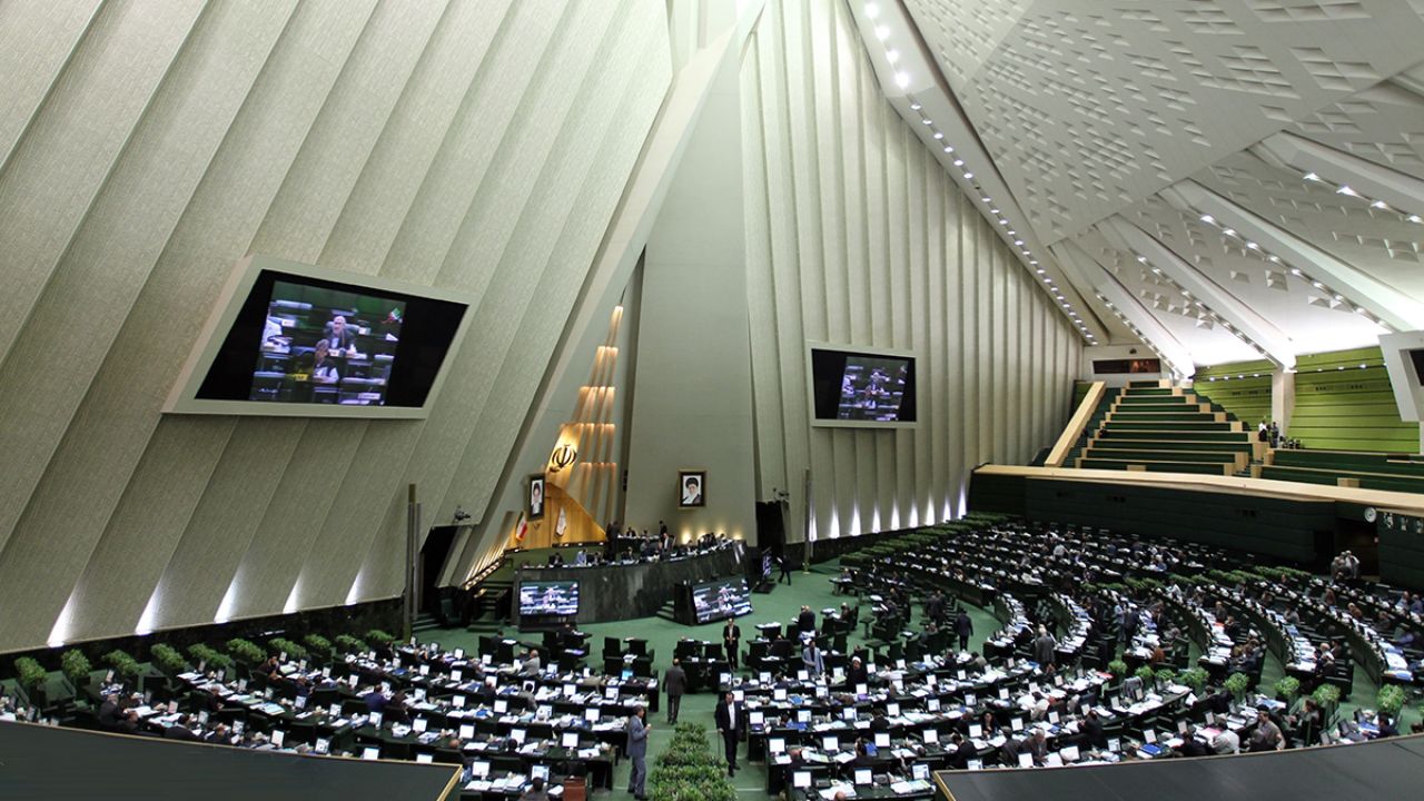 تقدیر مجلس از صداوسیما: با پخش «گاندو» بصیرت و آگاهی سیاسی مردم را بالا بردید تقدیر مجلس از صداوسیما: با پخش «گاندو» بصیرت و آگاهی سیاسی مردم را بالا بردید