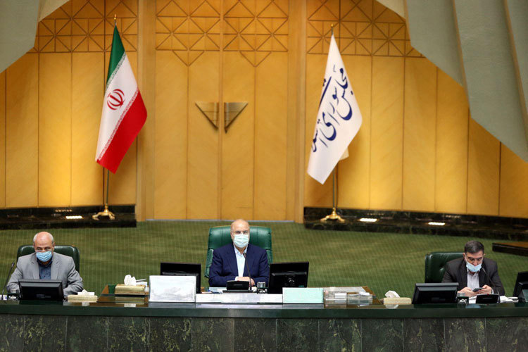 انتقاد تند به ظریف در مجلس انتقاد تند به ظریف در مجلس
