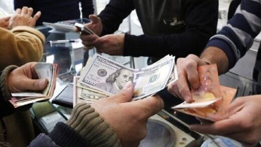 موج&zwnj;سواری دلالان در بازار ارز/ دلار به بالای ۳۰ هزار تومان می&zwnj;رود؟