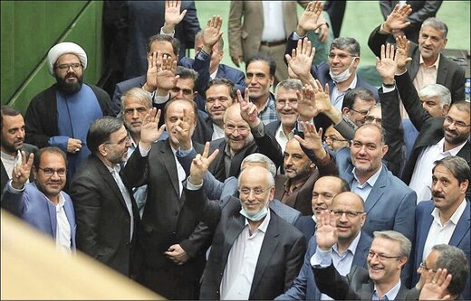سوال چالشی یک روزنامه اصلاح طلب از نمایندگان: چرا مجلس به دنبال دیوارکشی در فضای مجازی است؟ سوال چالشی یک روزنامه اصلاح طلب از نمایندگان: چرا مجلس به دنبال دیوارکشی در فضای مجازی است؟