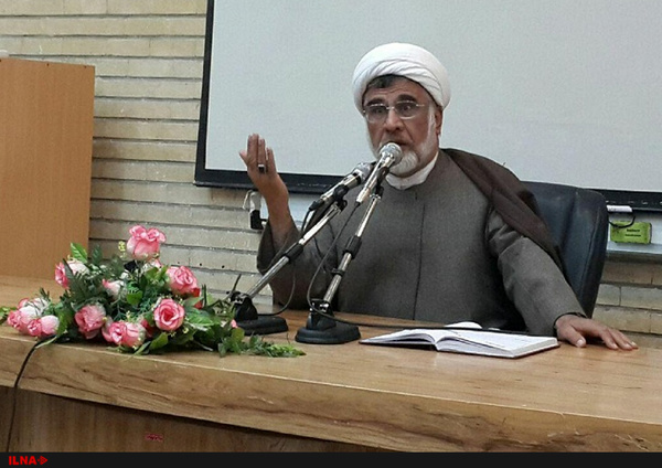 این&zwnj;که بگویند &laquo;بریزید بساط روزه&zwnj;خواران را جمع کنید&raquo; درونش خشونت خوابیده است