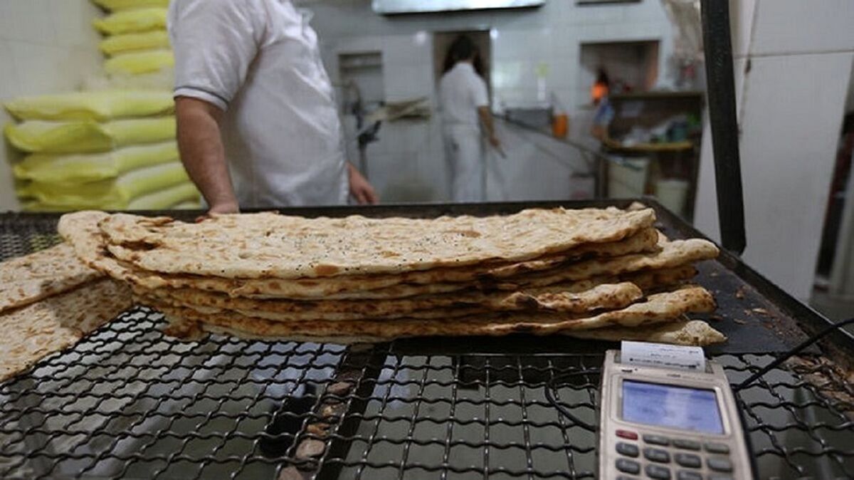 یک مقام وزارت اقتصاد: برای هر کد ملی یارانه نان ثبت میشود؛ با هر کارت بانکی امکان خرید نان وجود دارد یک مقام وزارت اقتصاد: برای هر کد ملی یارانه نان ثبت میشود؛ با هر کارت بانکی امکان خرید نان وجود دارد