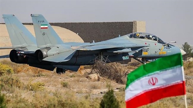 هواپیمای جنگنده F14 در اصفهان سقوط کرد/ خلبان و کمک&zwnj;خلبان نجات پیدا کردند