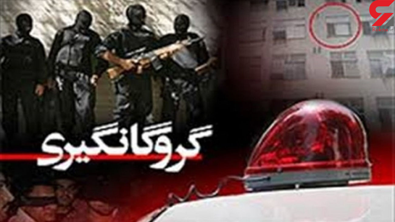 پسر دیوانه مادرش را در اتاق گروگان گرفت / او با اسلحه بادی جلوی در بود پسر دیوانه مادرش را در اتاق گروگان گرفت / او با اسلحه بادی جلوی در بود
