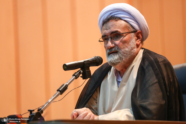 مسیح مهاجری: شهید بهشتی هرگز دروغ را در هیچ&zwnj;زمینه و اندازه&zwnj;ای برنمی&zwnj;تابید/ او شخصیتی داشت که حتی در زمان رهبری امام نیز استقلال قوه قضاییه را حفظ کرد؛ اگر رئیس قوه قضاییه استقلال نداشته باشد این قوه هیچ ندارد