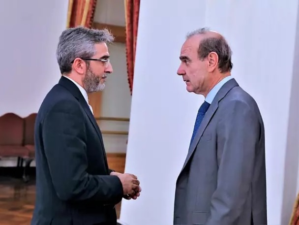 مقام اتحادیه اروپا: ایران در پاسخش درخواست&zwnj;های سختی در مورد تحریم&zwnj;ها طرح کرده / مرندی، مشاور تیم مذاکره کننده: تا مشکلات باقیمانده حل و فصل نشوند، کار تمام نیست