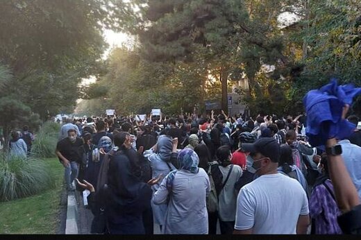 روزنامه همشهری: اعتشاش را پلتفرمها درست می کنند؛ اگر با آنها برخورد نکنید باز هم باید منتظر حوادث کف خیابان باشید روزنامه همشهری: اعتشاش را پلتفرمها درست می کنند؛ اگر با آنها برخورد نکنید باز هم باید منتظر حوادث کف خیابان باشید