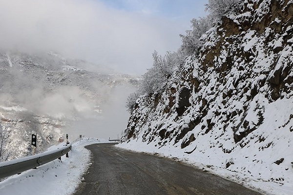 بارش برف و باران در جادههای ۹ استان بارش برف و باران در جادههای ۹ استان