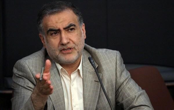 نباید گشت ارشاد را ناموس و خط قرمز تلقی کنیم / دزدانی که ۹۲ هزار میلیارد ثروت این کشور را به یغما برده بودند از فرصتی که گشت ارشاد به وجود آورد استفاده کردند؛ انگار نه انگار که دزدی اتفاق افتاده نباید گشت ارشاد را ناموس و خط قرمز تلقی کنیم / دزدانی که ۹۲ هزار میلیارد ثروت این کشور را به یغما برده بودند از فرصتی که گشت ارشاد به وجود آورد استفاده کردند؛ انگار نه انگار که دزدی اتفاق افتاده