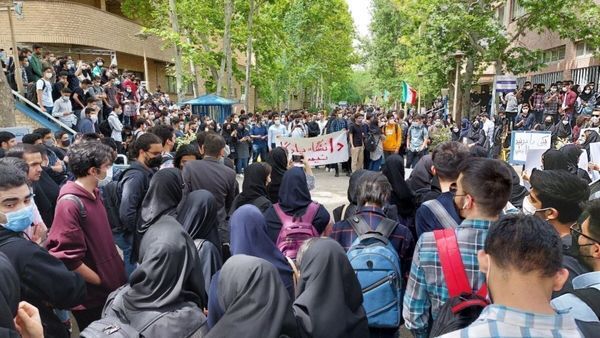 برپایی تجمعات اعتراضی در برخی دانشگاهها برپایی تجمعات اعتراضی در برخی دانشگاهها