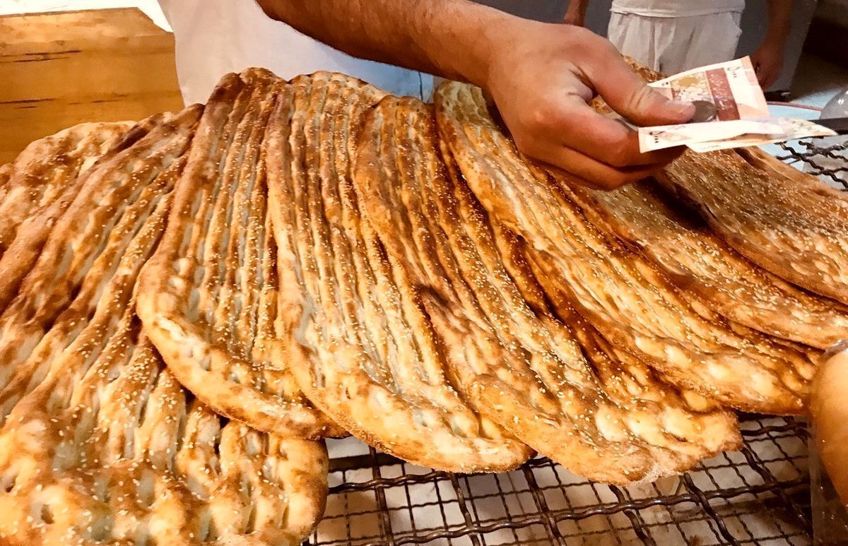 نان، چراغ خاموش گران شد نان، چراغ خاموش گران شد