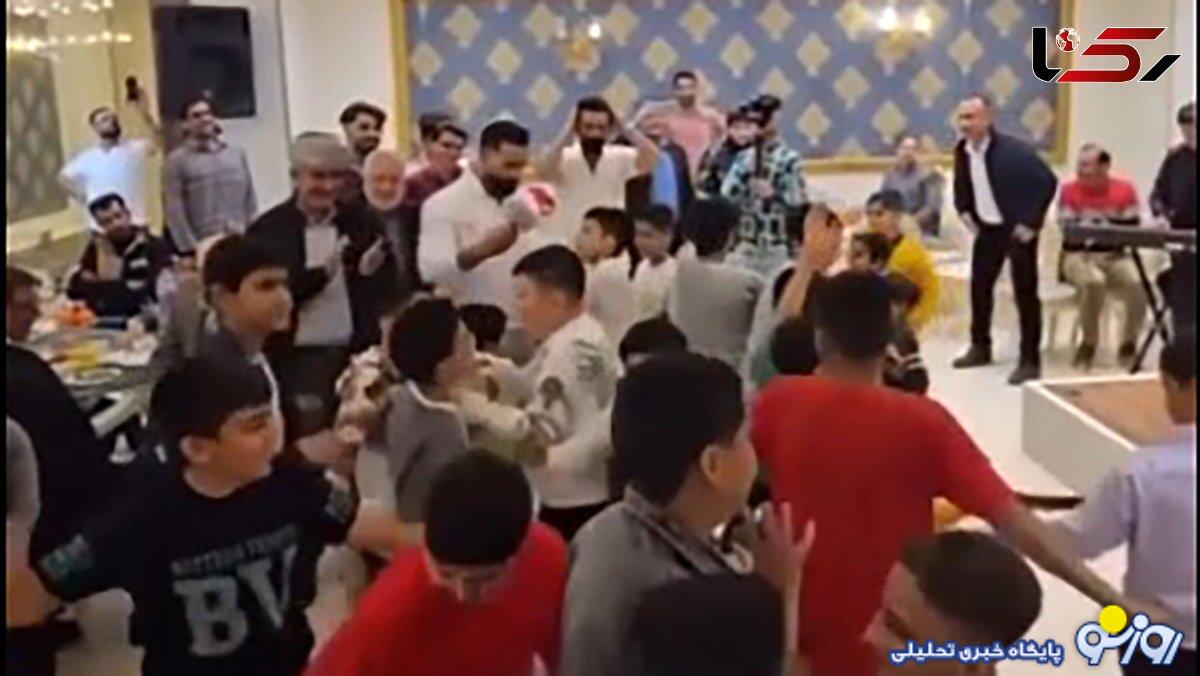 فیلم رقص و شادی دانش آموزان در عروسی معلم آران و بیدگلی ! / آقا معلم شاباش هم داد ! فیلم رقص و شادی دانش آموزان در عروسی معلم آران و بیدگلی ! / آقا معلم شاباش هم داد !