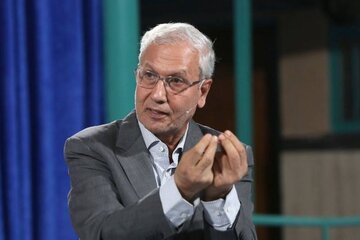 واکنش ربیعی به دروغ سازی علیه پزشکیان درباره قیمت بنزین /عملیاتهای روانی بر پایه دروغ کلید خورده است واکنش ربیعی به دروغ سازی علیه پزشکیان درباره قیمت بنزین /عملیاتهای روانی بر پایه دروغ کلید خورده است