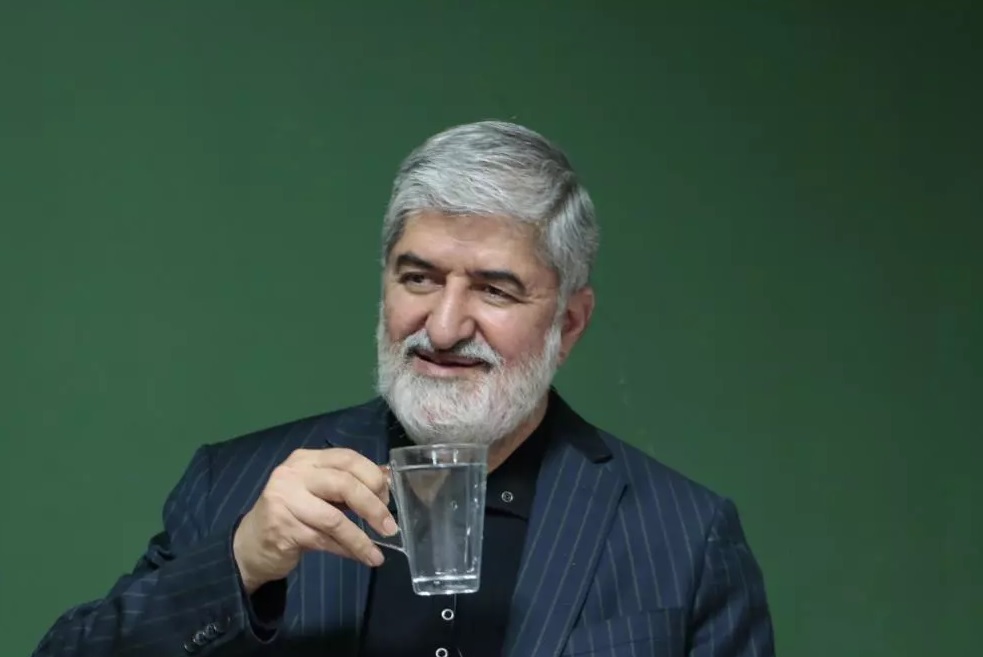 مطهری: پزشکیان از رهبری هزینه نکرد، بلکه واقعیات چینش کابینه را گفت مطهری: پزشکیان از رهبری هزینه نکرد، بلکه واقعیات چینش کابینه را گفت