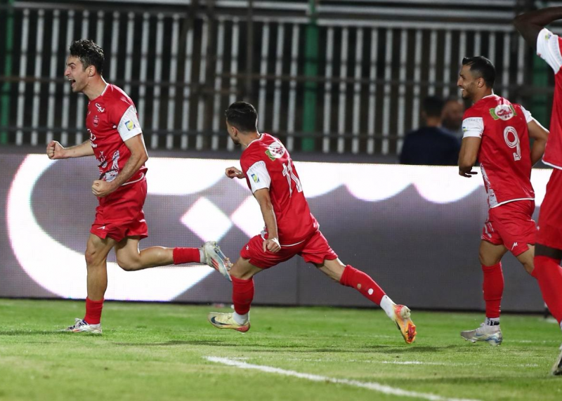 خوشحالی گل پرسپولیس نزدیک بود تلفات بگیرد! خوشحالی گل پرسپولیس نزدیک بود تلفات بگیرد!