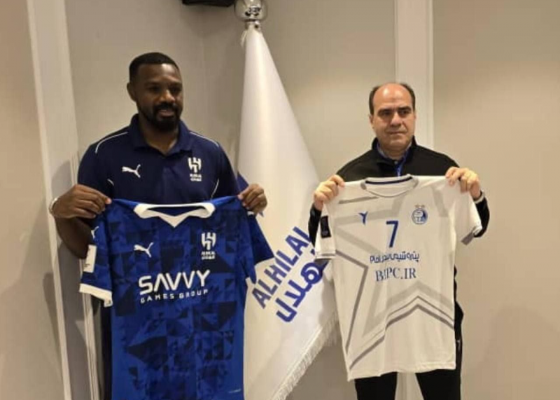 استقلال برابر الهلال سفید میپوشید استقلال برابر الهلال سفید میپوشید