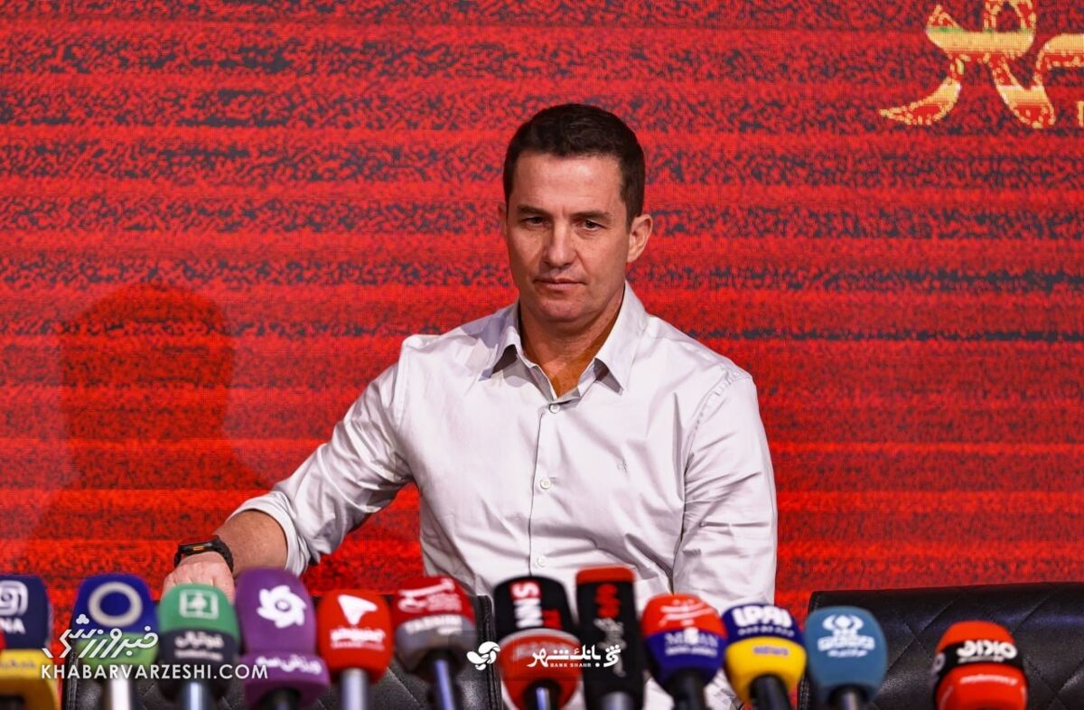 اوسمار: تکرار مسیر قهرمانی با پرسپولیس صاف نیست/ امسال بازی‌ها سخت و نزدیک به هم هستند