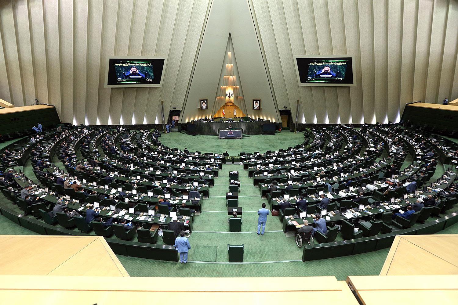 ورود مجلس به نوسانات ارز؛ قالیباف از جلسه نظارتی دوم دی خبر داد مجلس
