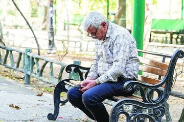 هشدار به بازنشستگان؛ مراقب کلاهبرداران تلفنی باشید هشدار به بازنشستگان؛ مراقب کلاهبرداران تلفنی باشید