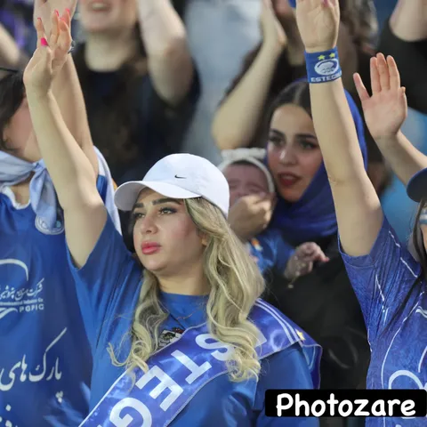 تصاویر جذابی که از تماشاگران خانم استقلالی شکار شد