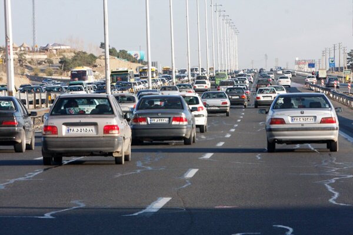 آخرین وضعیت تردد در محورهای مواصلاتی کشور / در محورهای منتهی به تهران ترافیک سنگین گزارش شد آخرین وضعیت تردد در محورهای مواصلاتی کشور / در محورهای منتهی به تهران ترافیک سنگین گزارش شد
