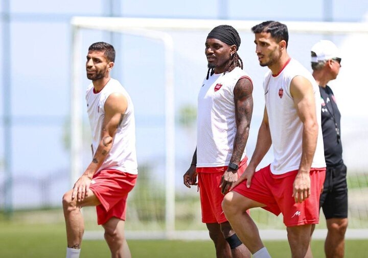 دو بازیکن روی دست پرسپولیس ماندهاند | هیچ مشتری برای آنها وجود ندارد! دو بازیکن روی دست پرسپولیس ماندهاند | هیچ مشتری برای آنها وجود ندارد!