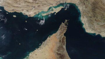 فوری/ سپاه خطاب به آمریکا: بجنگ تا بجنگیم/ دومین «شناور متخلف» در تنگه هرمز مورد اصابت قرار گرفت فوری/ سپاه خطاب به آمریکا: بجنگ تا بجنگیم/ دومین «شناور متخلف» در تنگه هرمز مورد اصابت قرار گرفت