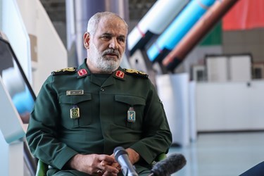 مشاور فرمانده هوافضای سپاه: هر قدر لازم باشد موشک می‌زنیم تا دشمن ادب شود